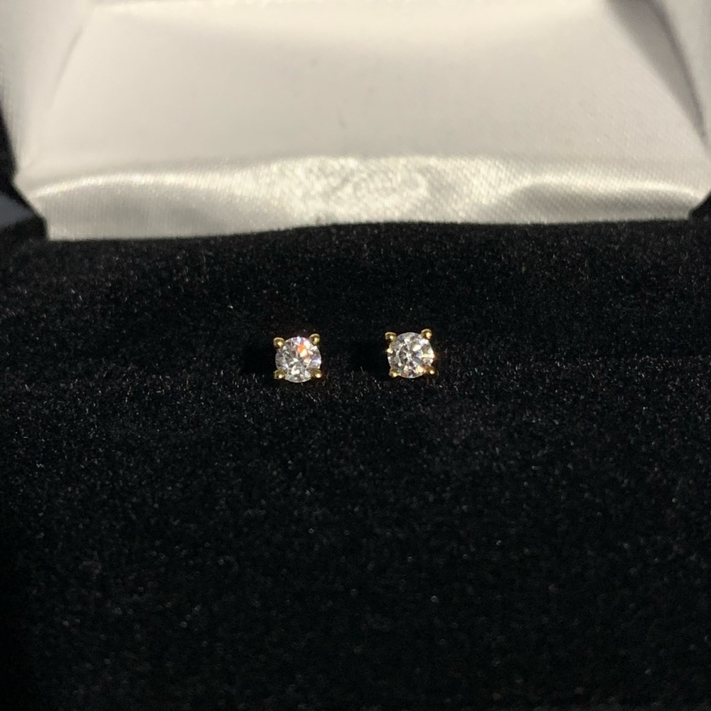 2.5mm Round Cubic Zirconia Stud Earrings Sterling Silver Nickel Free